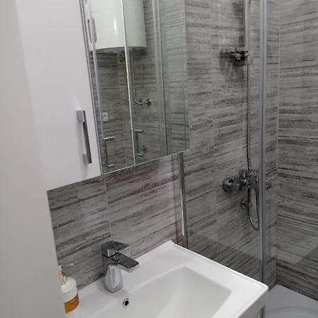 Laki Apartment *