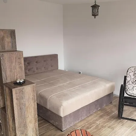 Laki Apartment *